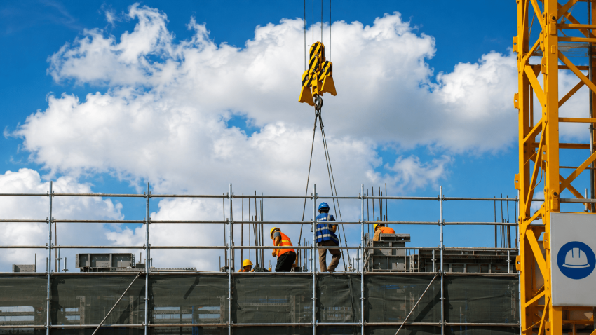 PIB: Construção recua 0,4% no segundo trimestre, mas cresce 1,1% no semestre
